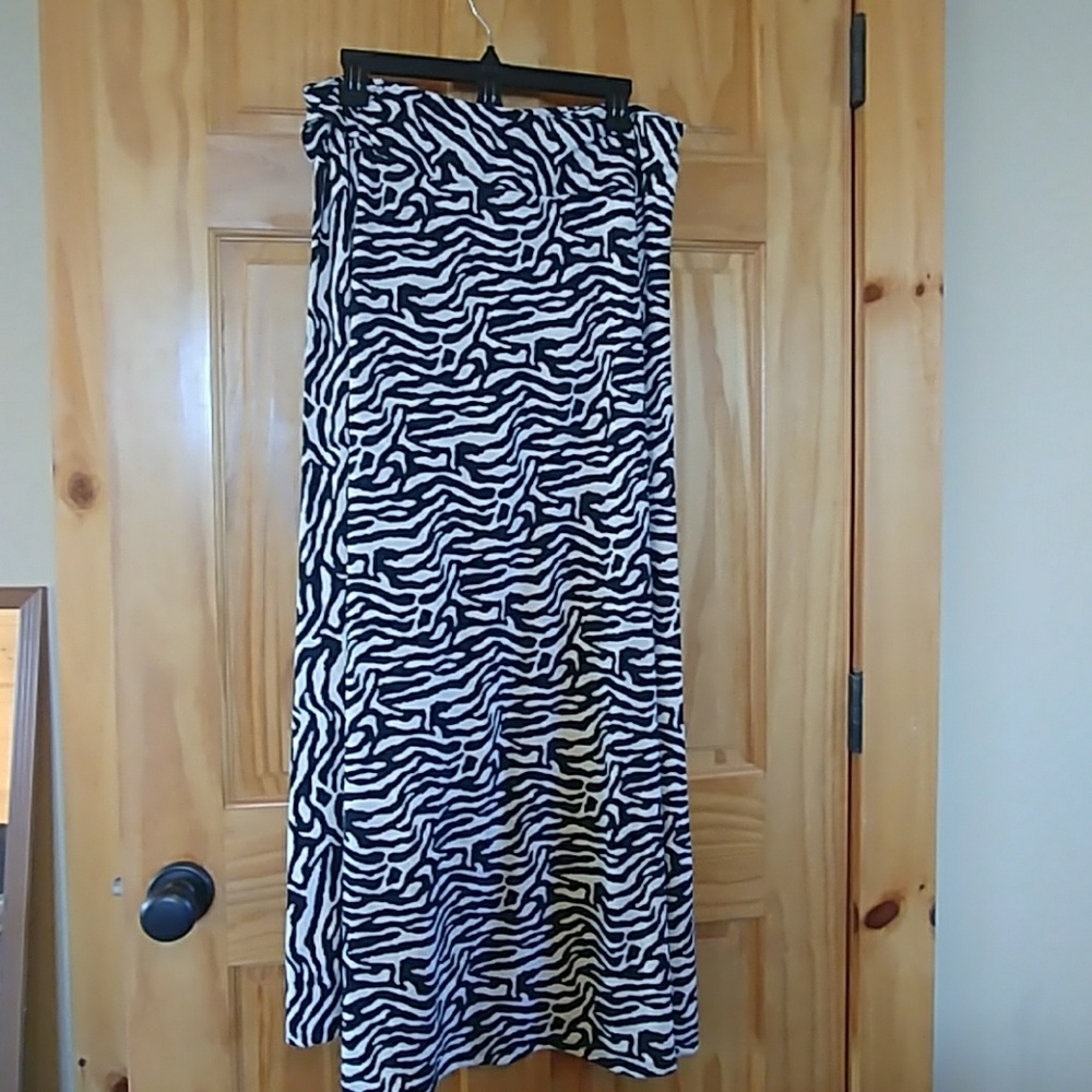 Black zebra long maxi skirt